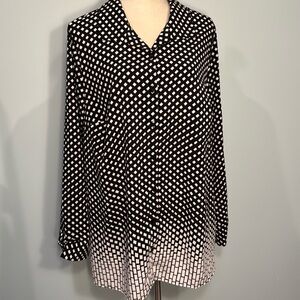 Catherine’s black and white long sleeve blouse Size 14/16W